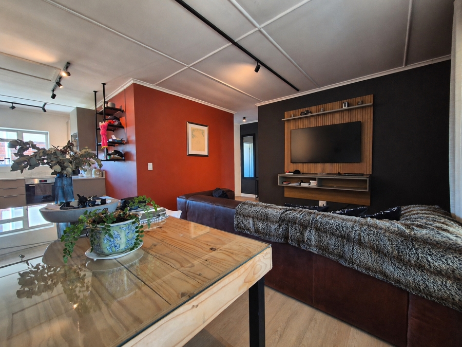 2 Bedroom Property for Sale in Harfield Village Western Cape